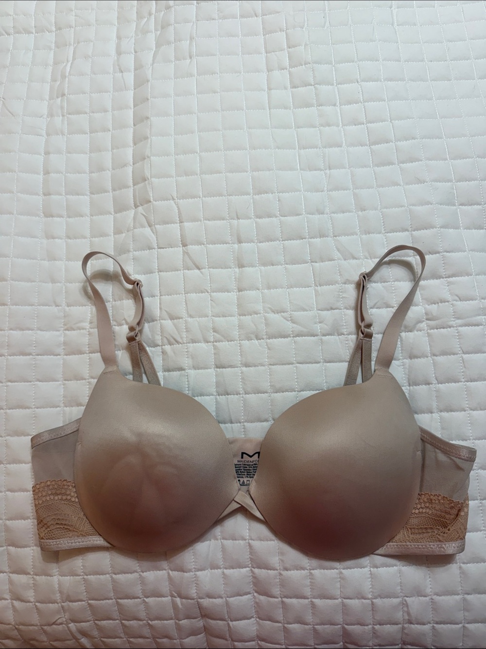 Maidenform No-Show Underwire Bra in nude shade. Size 38B